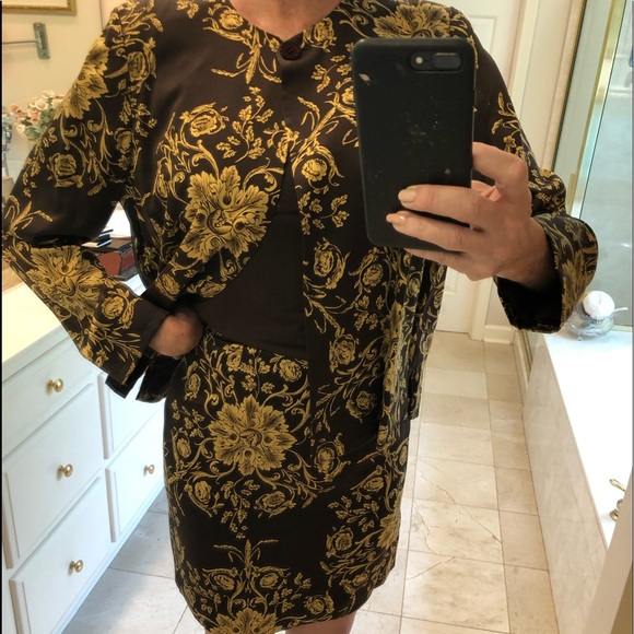 Via Seta Studio Silk Suit, jacket sz 12 skirt sz 6 - Picture 6 of 7